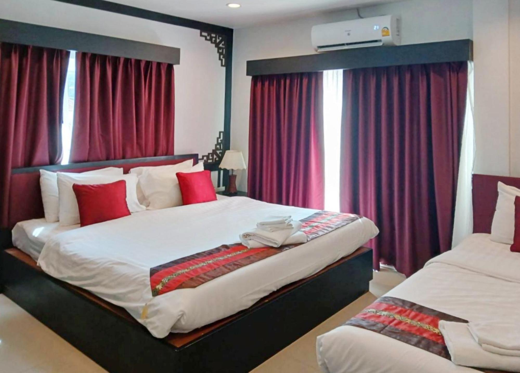 Sunray Beach Hotel Patong Екстер'єр фото
