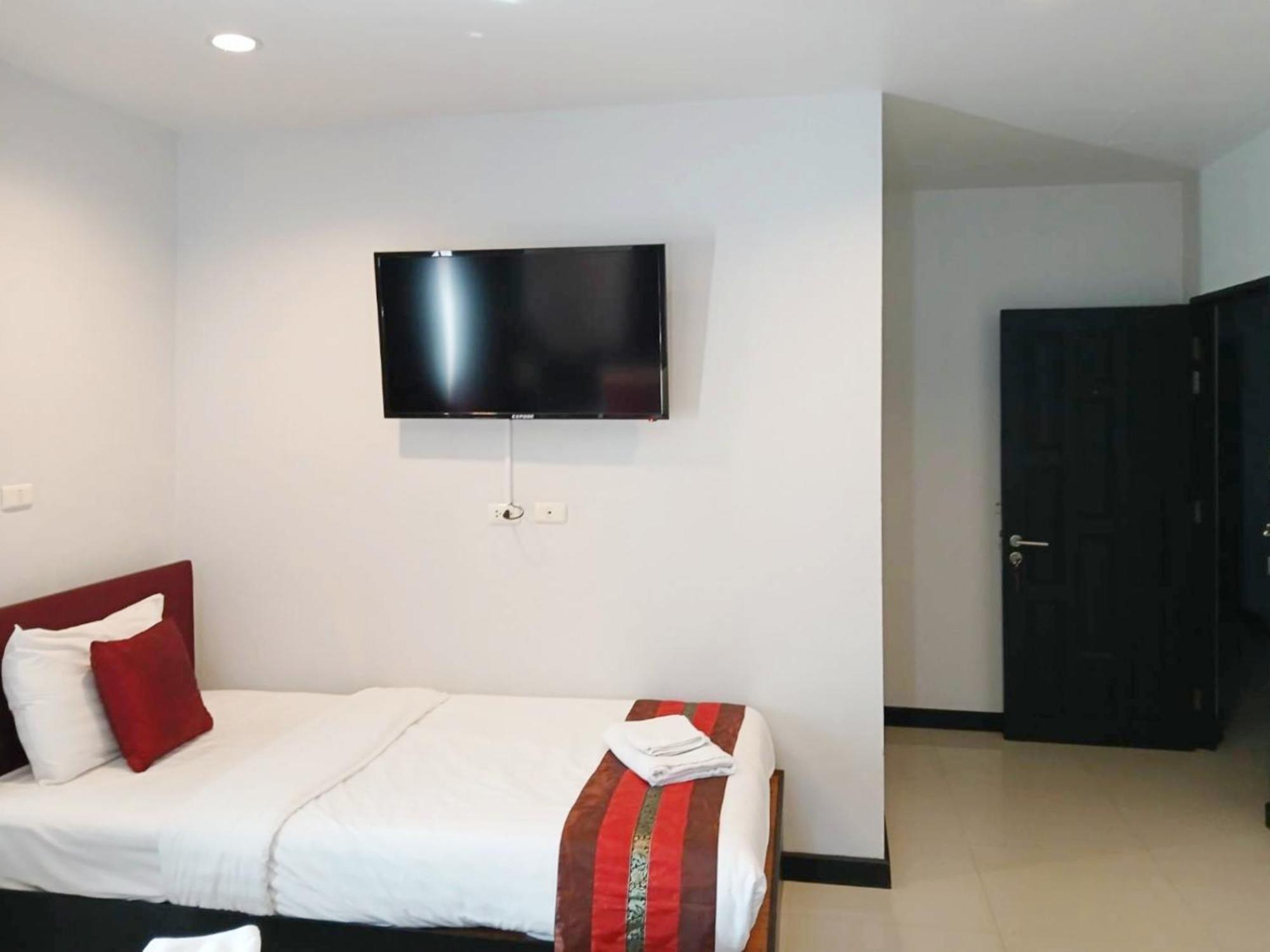 Sunray Beach Hotel Patong Екстер'єр фото