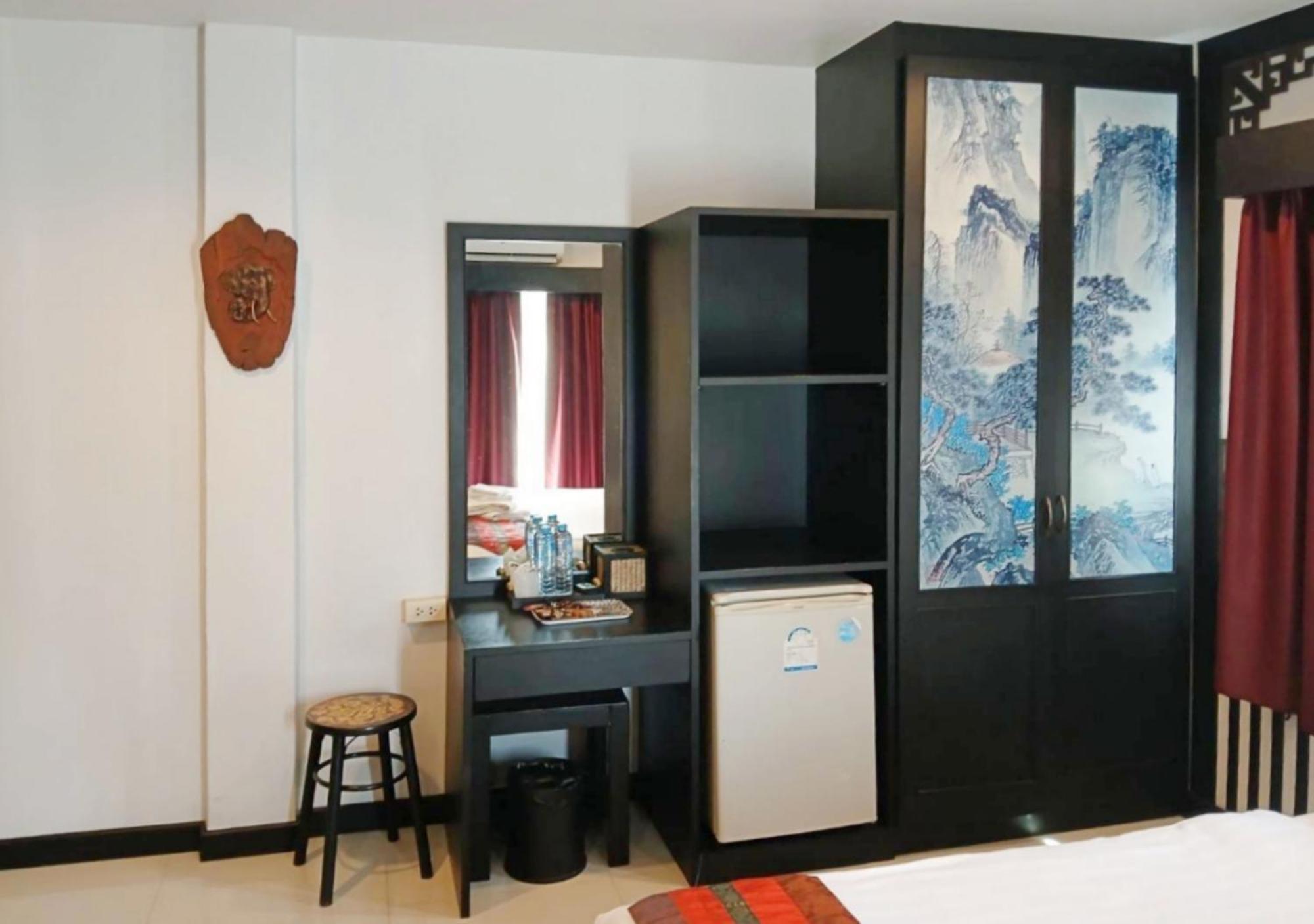 Sunray Beach Hotel Patong Екстер'єр фото