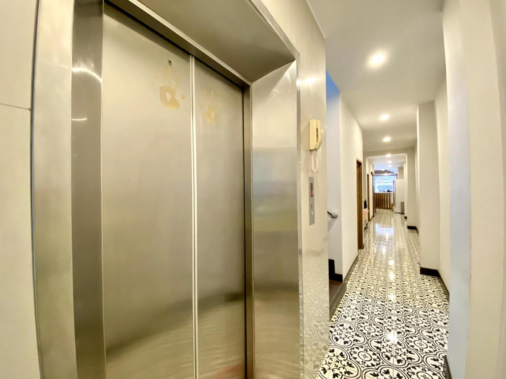 Sunray Beach Hotel Patong Екстер'єр фото