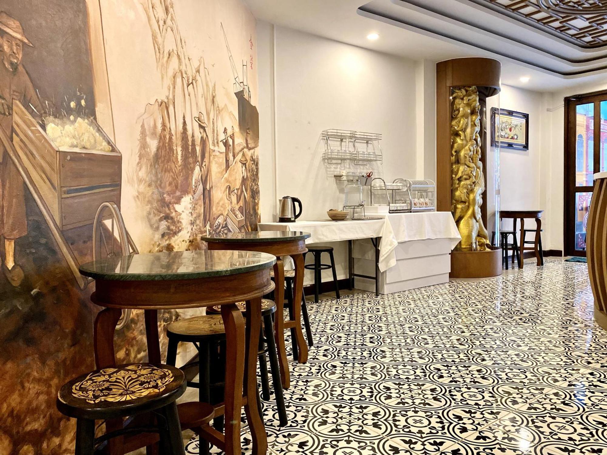 Sunray Beach Hotel Patong Екстер'єр фото