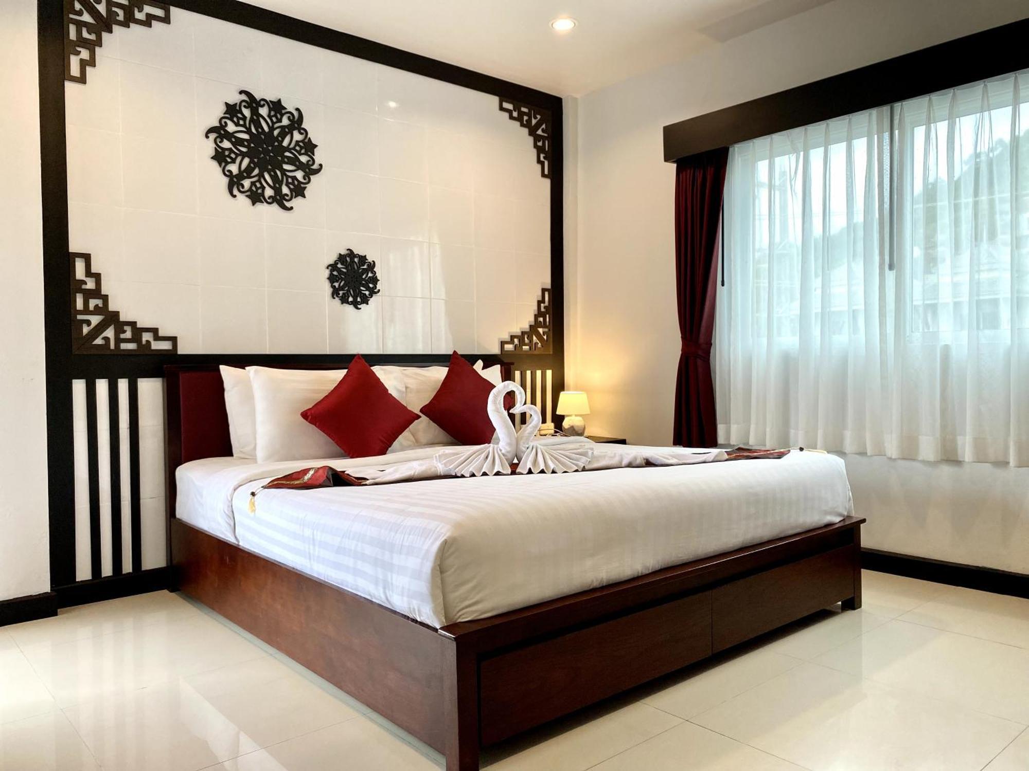 Sunray Beach Hotel Patong Екстер'єр фото