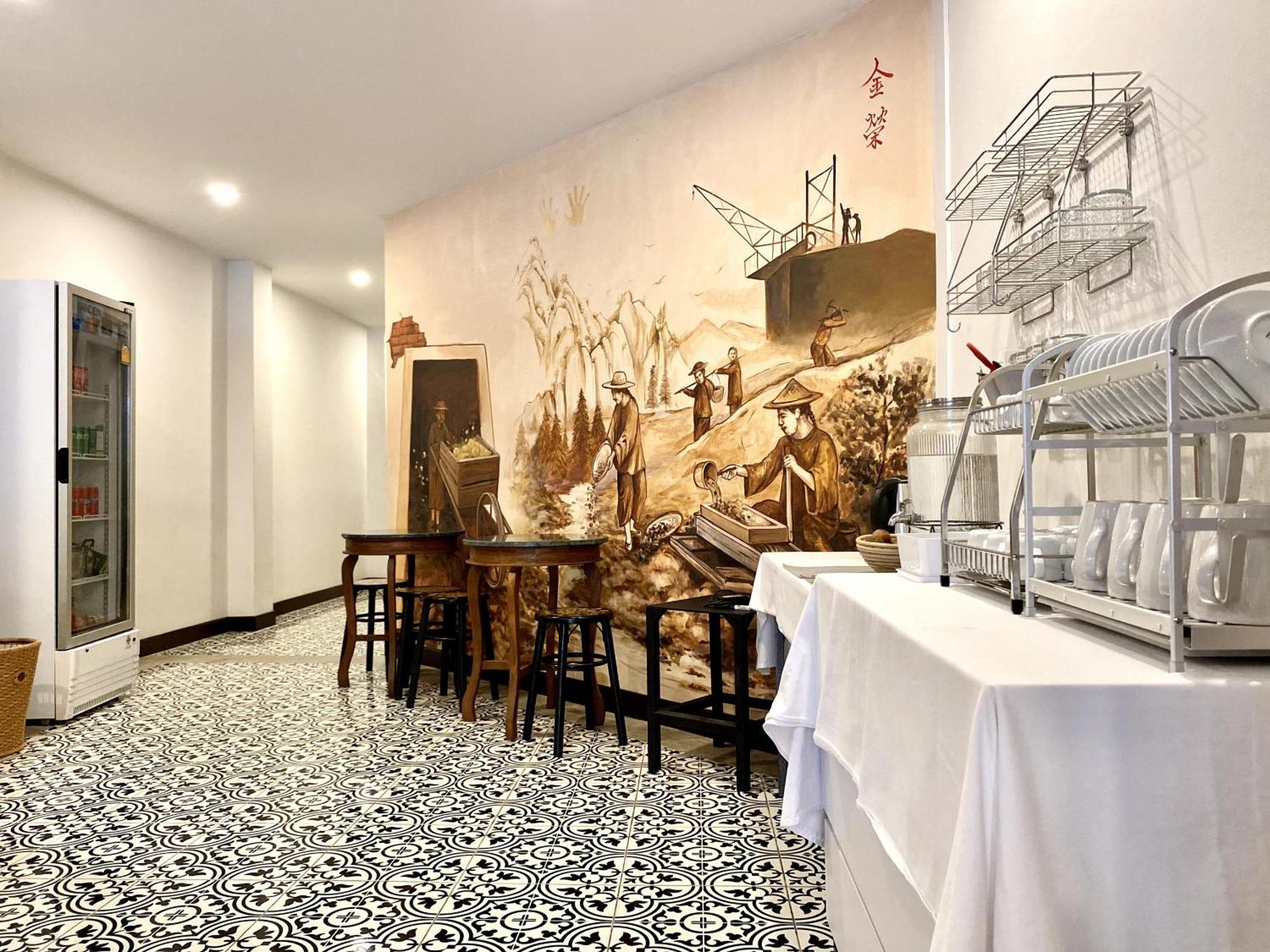 Sunray Beach Hotel Patong Екстер'єр фото