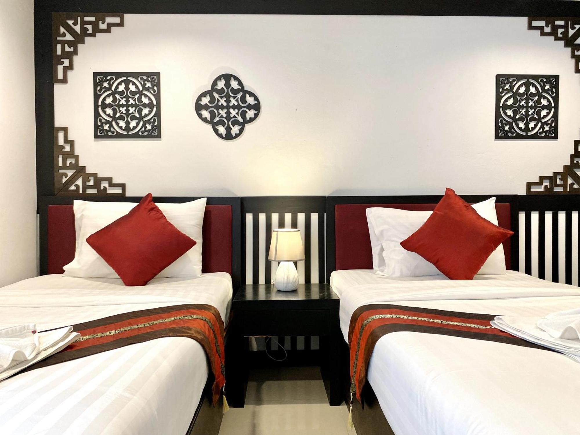 Sunray Beach Hotel Patong Екстер'єр фото