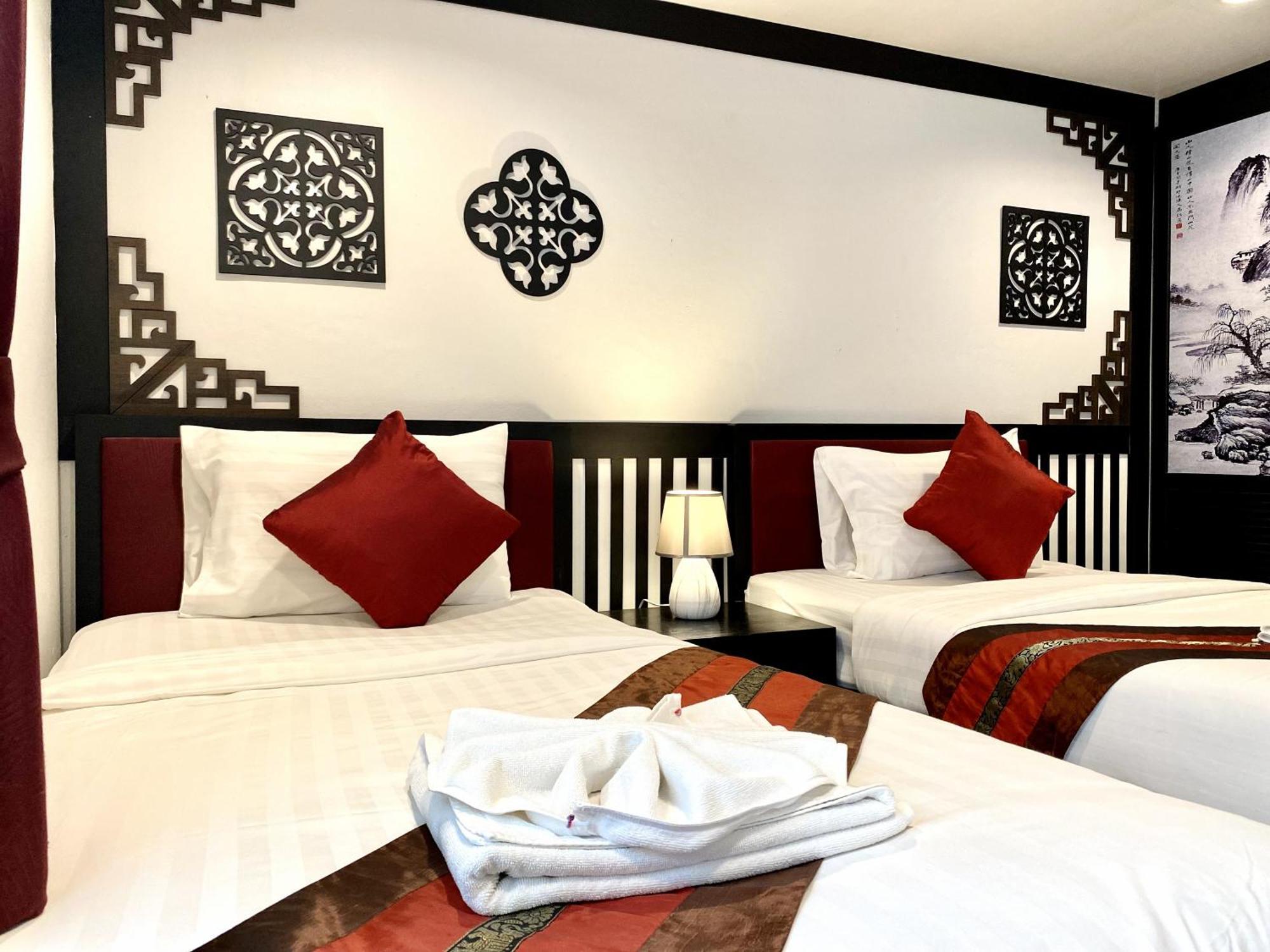 Sunray Beach Hotel Patong Екстер'єр фото