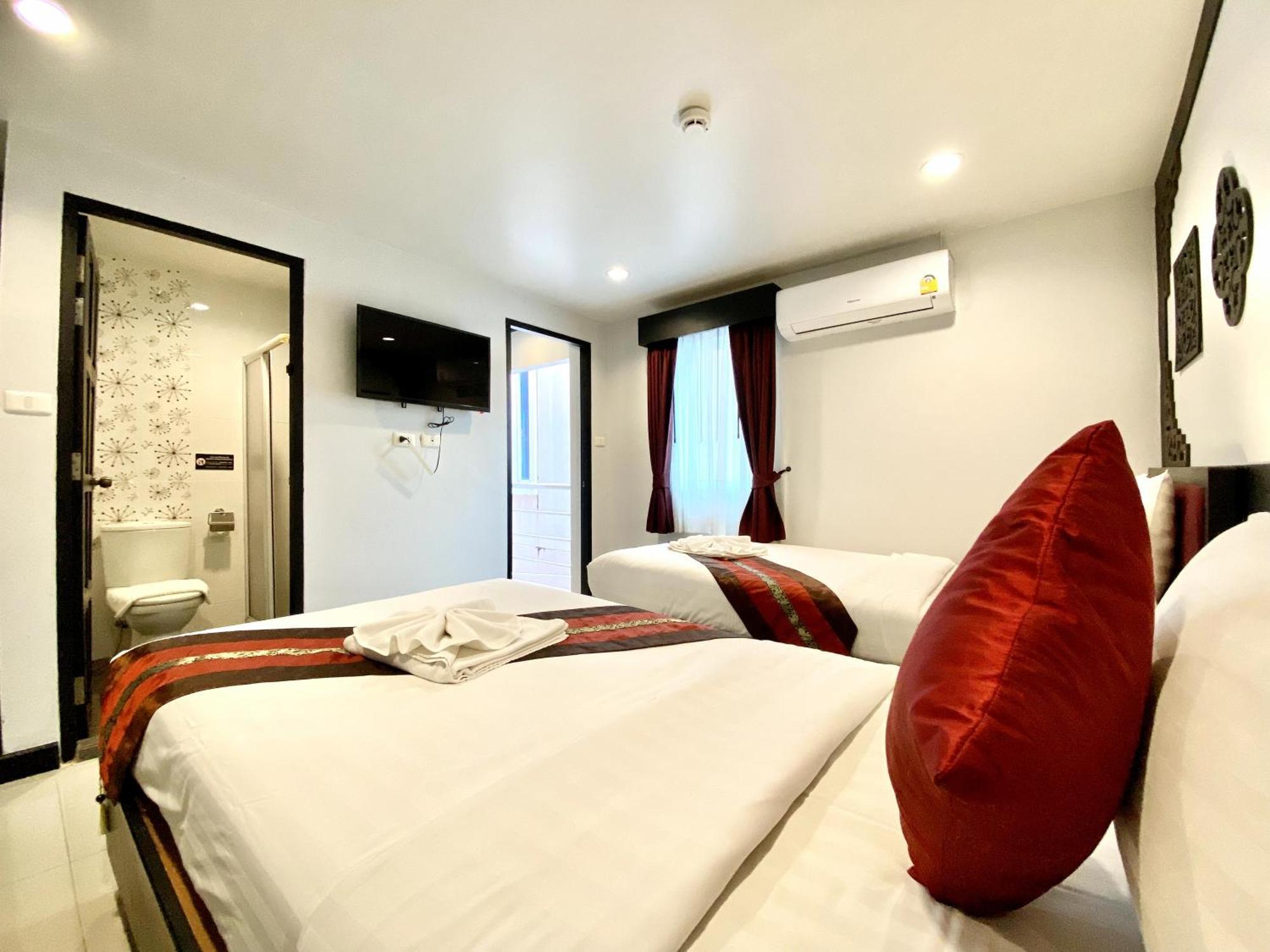 Sunray Beach Hotel Patong Екстер'єр фото