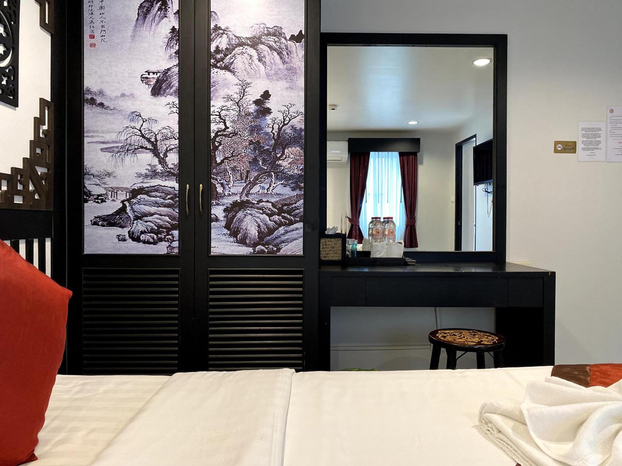 Sunray Beach Hotel Patong Екстер'єр фото