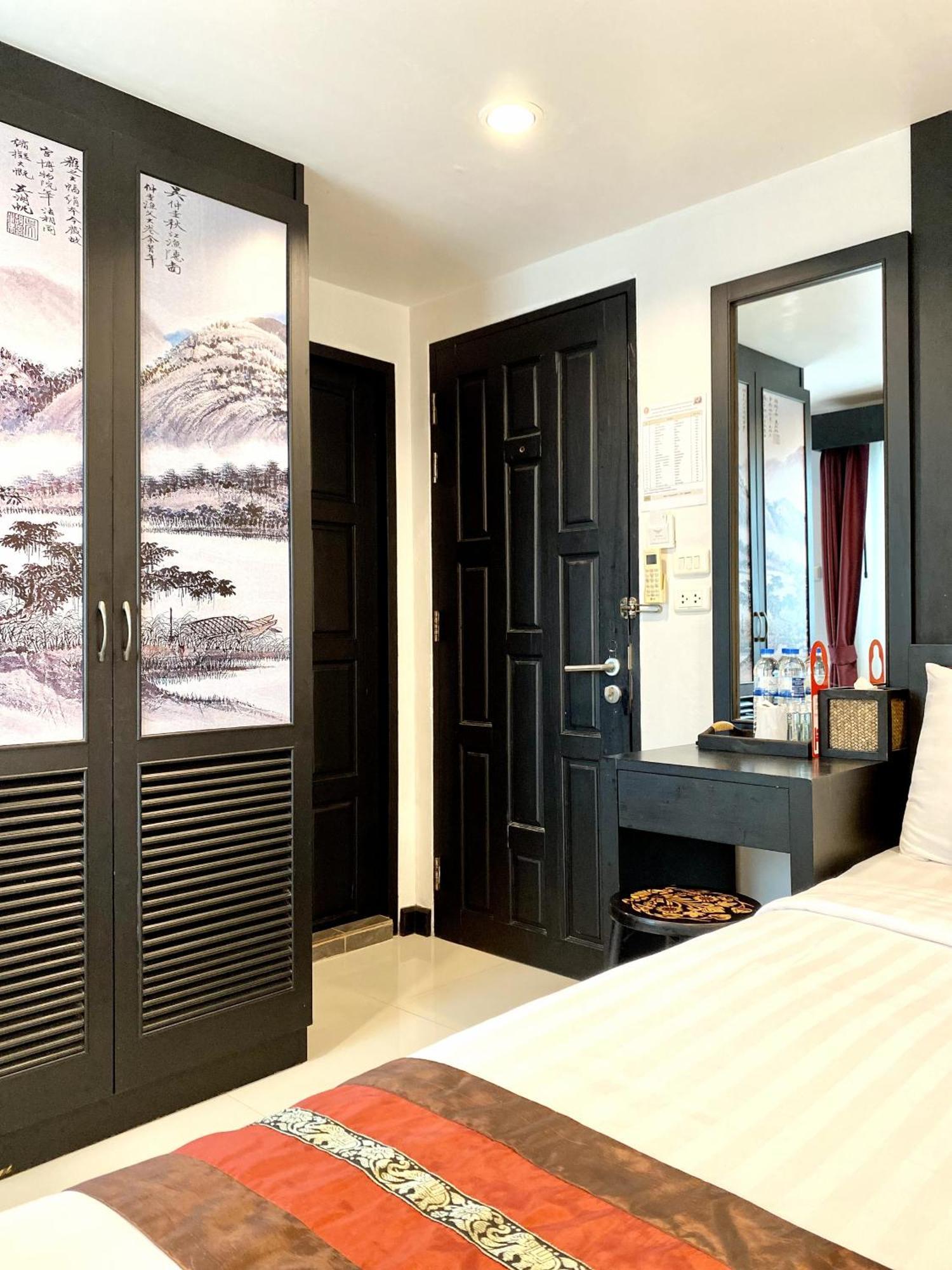 Sunray Beach Hotel Patong Екстер'єр фото