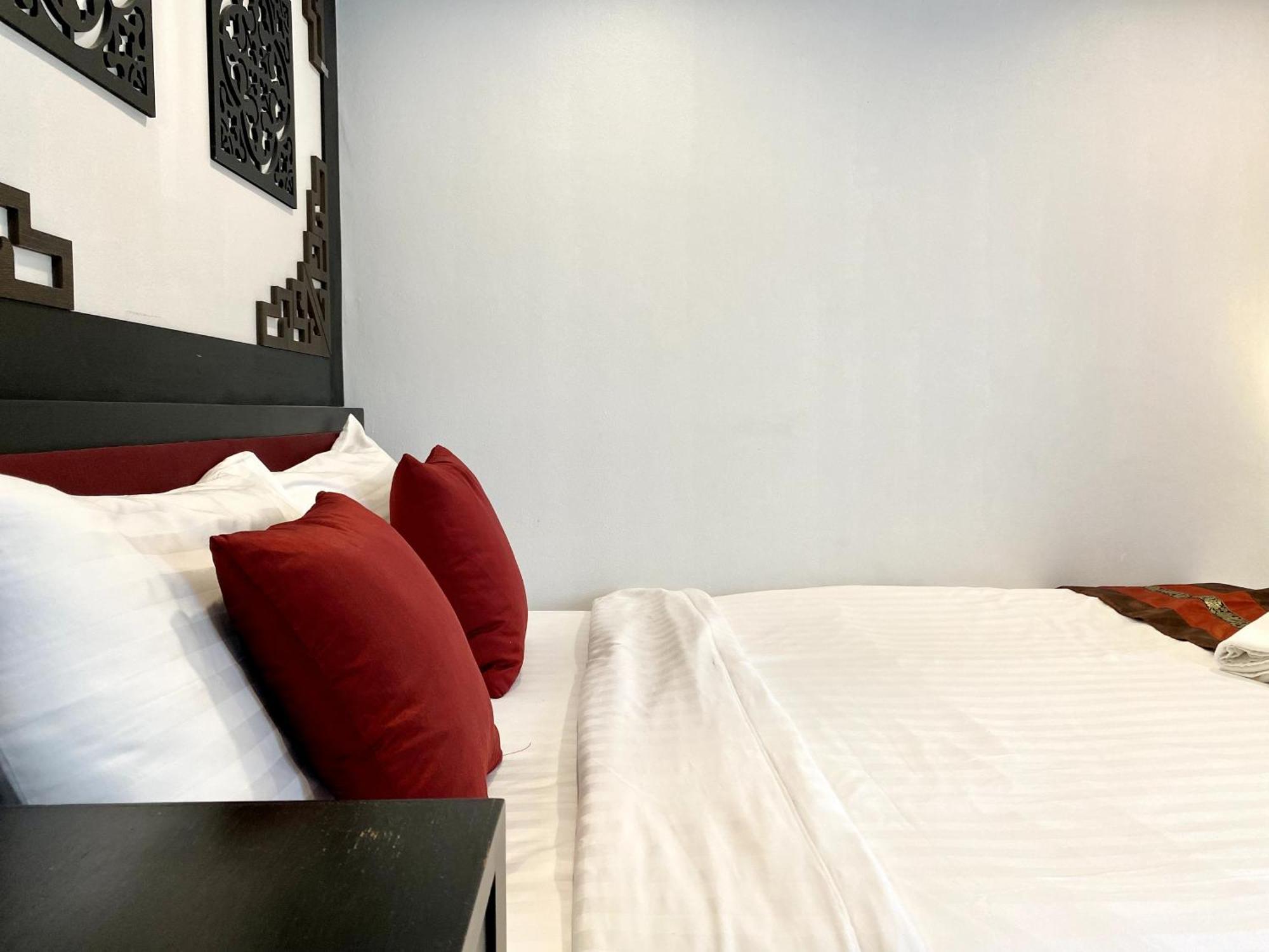 Sunray Beach Hotel Patong Екстер'єр фото