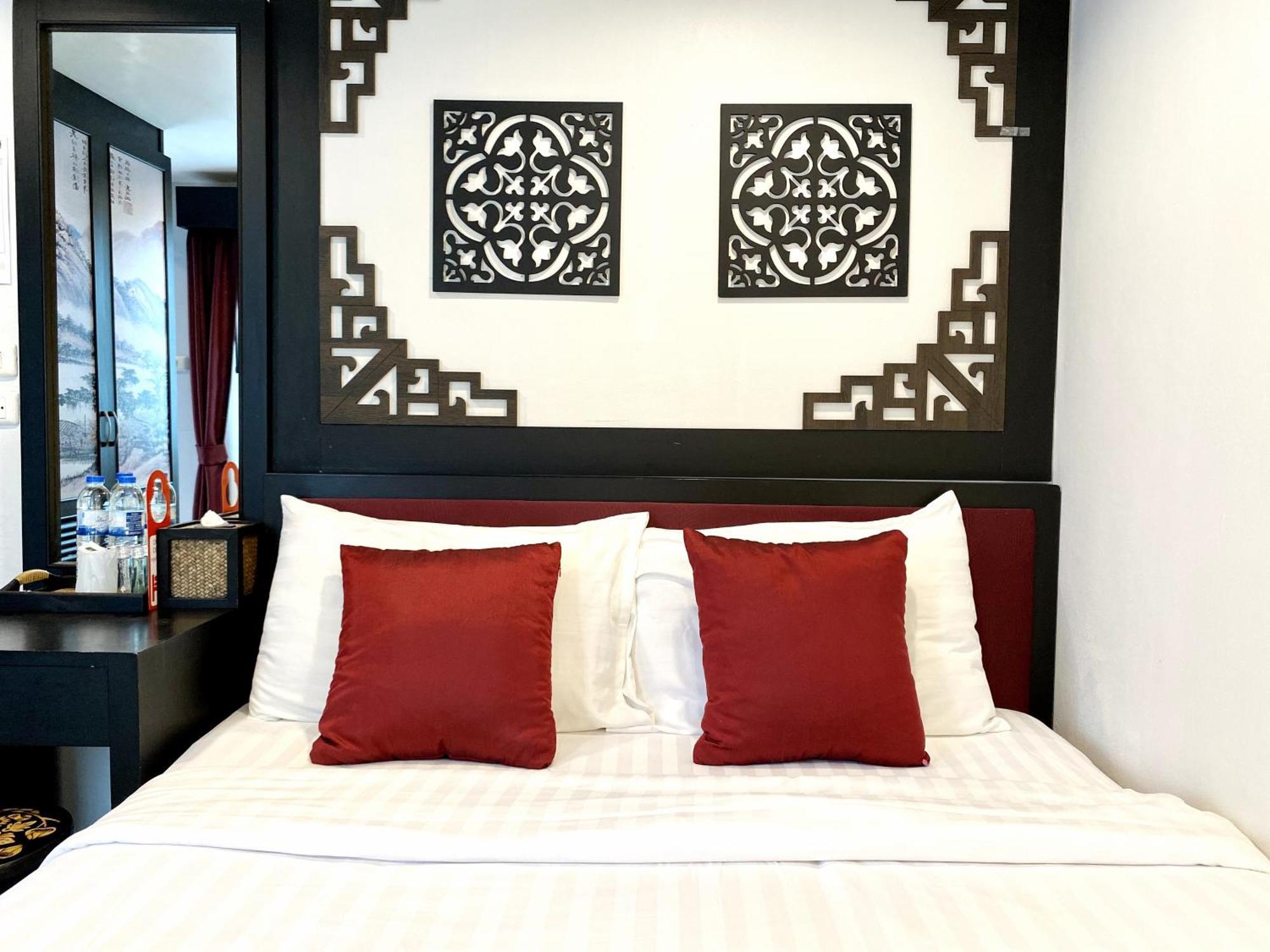 Sunray Beach Hotel Patong Екстер'єр фото